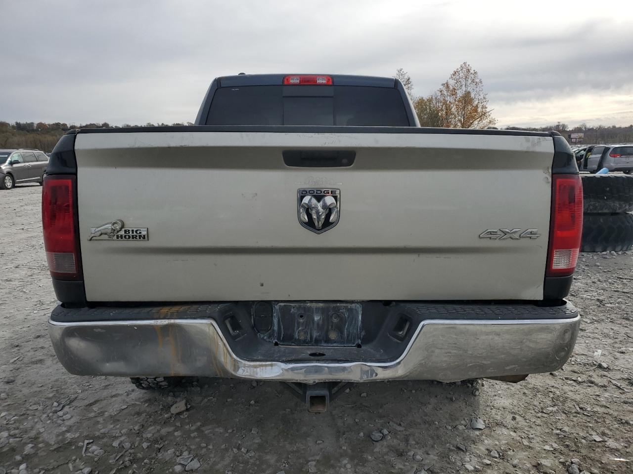 2016 RAM 1500 SLT photo 6