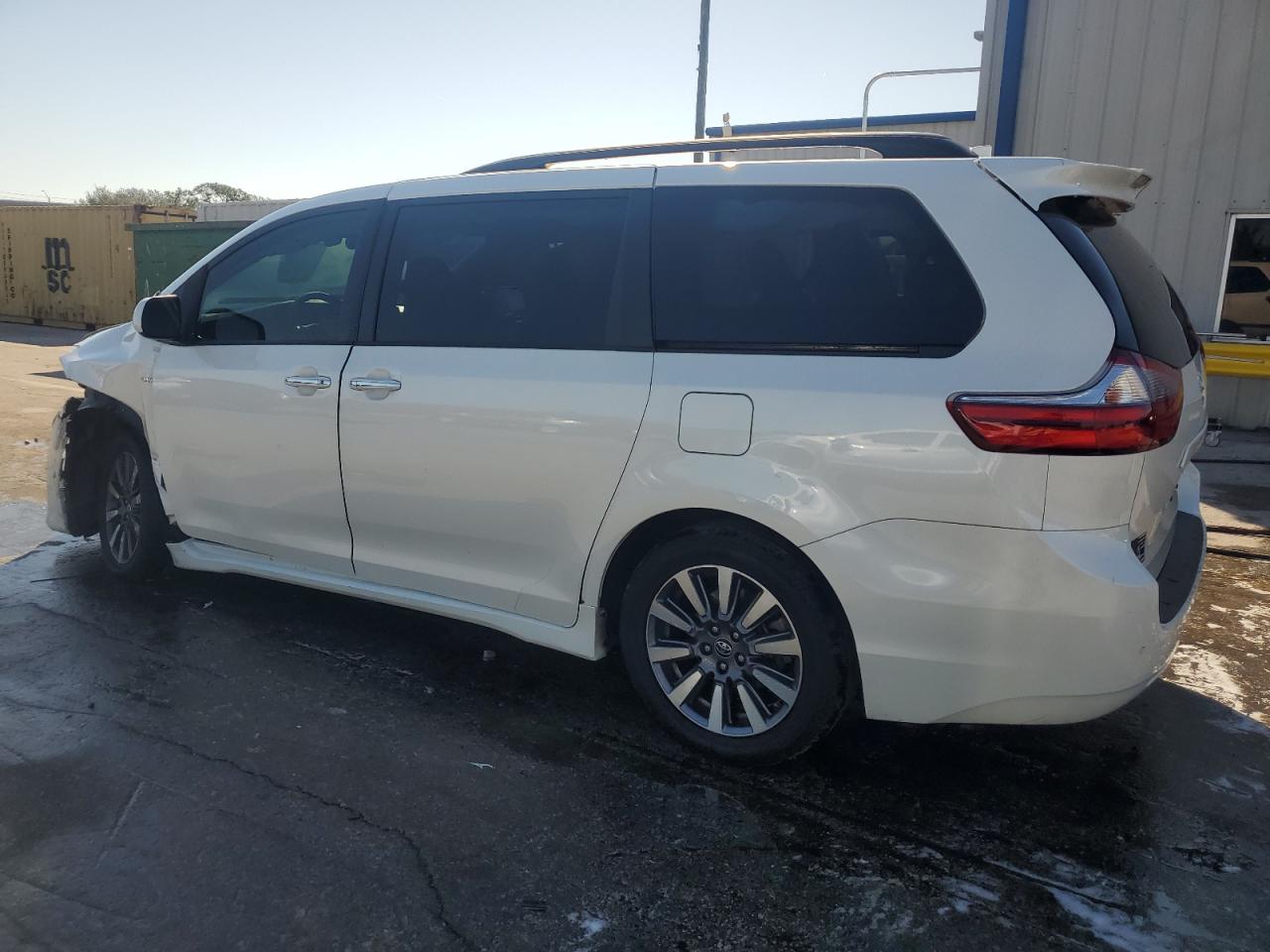 2020 TOYOTA SIENNA XLE 7-PASSENGER photo 3