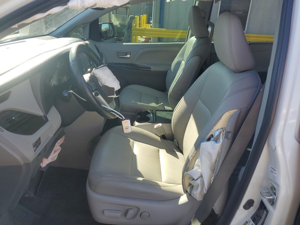 2020 TOYOTA SIENNA XLE 7-PASSENGER photo 13