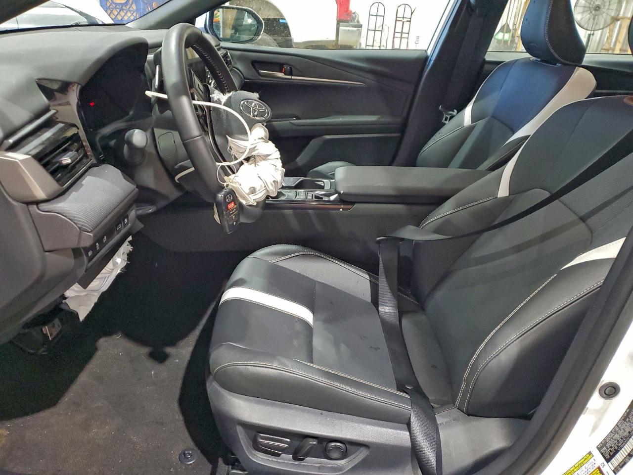 2025 TOYOTA CAMRY XSE photo 13