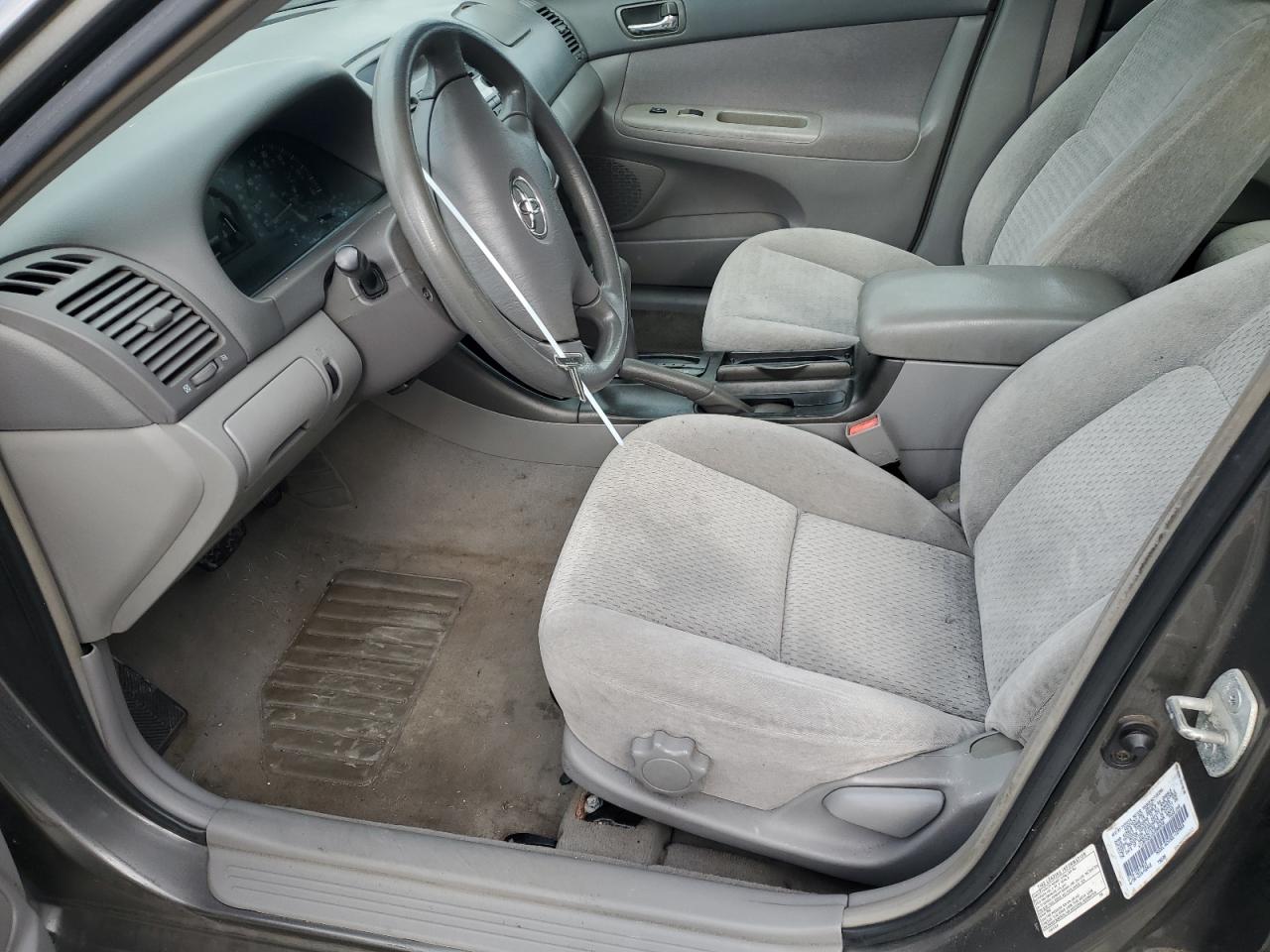 2002 TOYOTA CAMRY LE photo 13