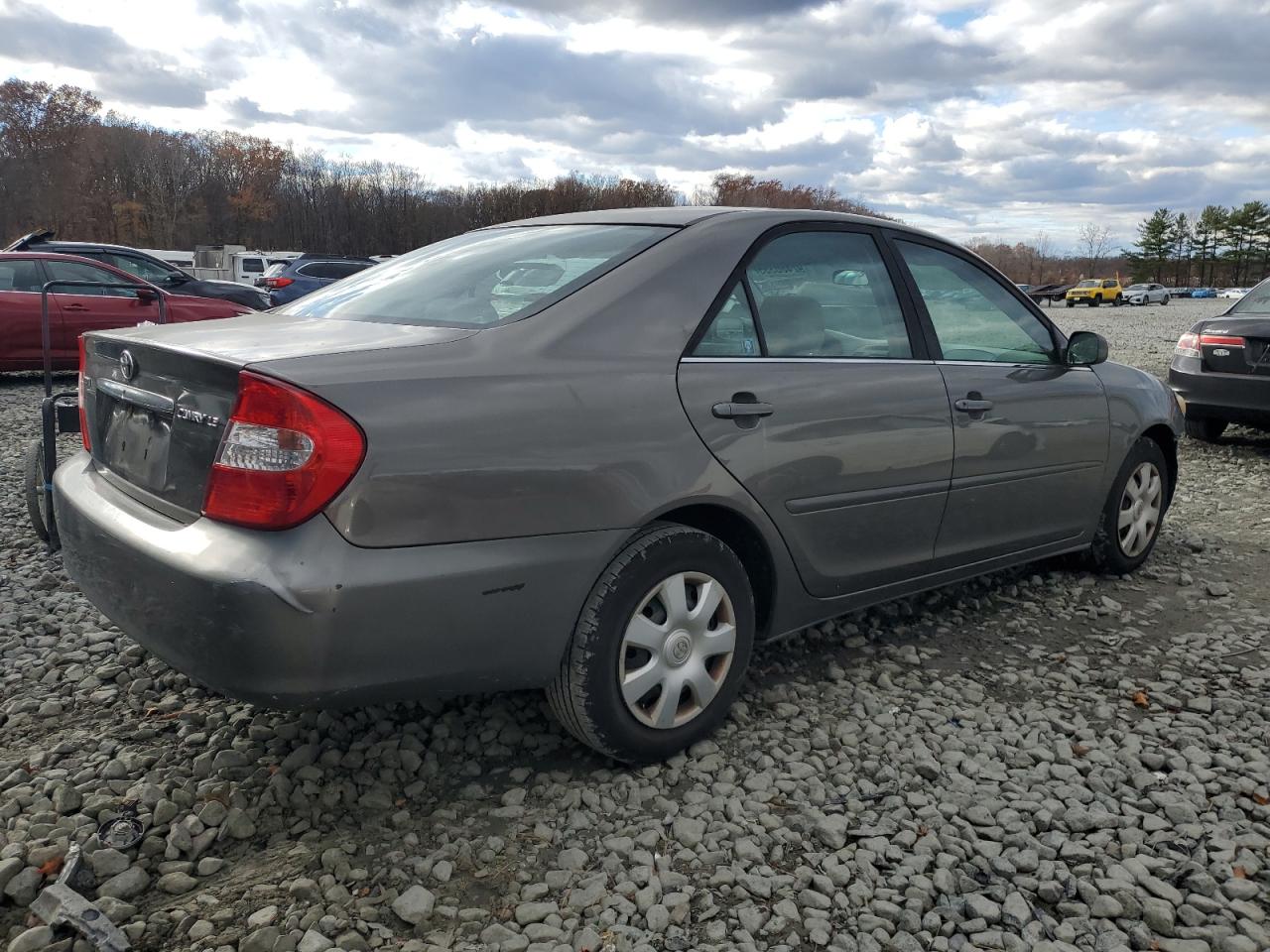 2002 TOYOTA CAMRY LE photo 5