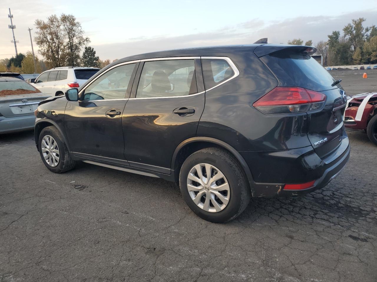 2018 NISSAN ROGUE S photo 4