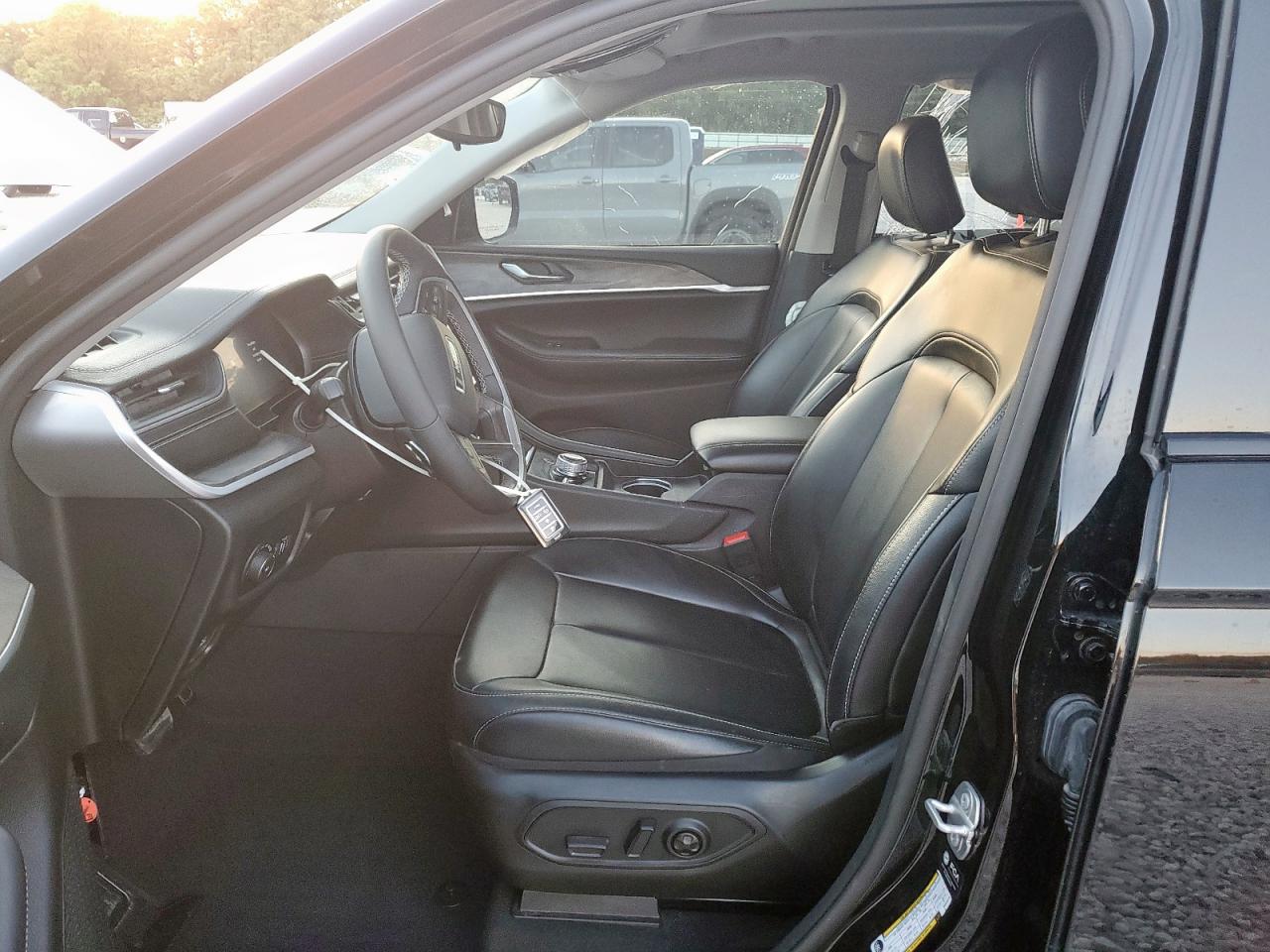 2024 JEEP GRAND CHEROKEE LIMITED photo 7