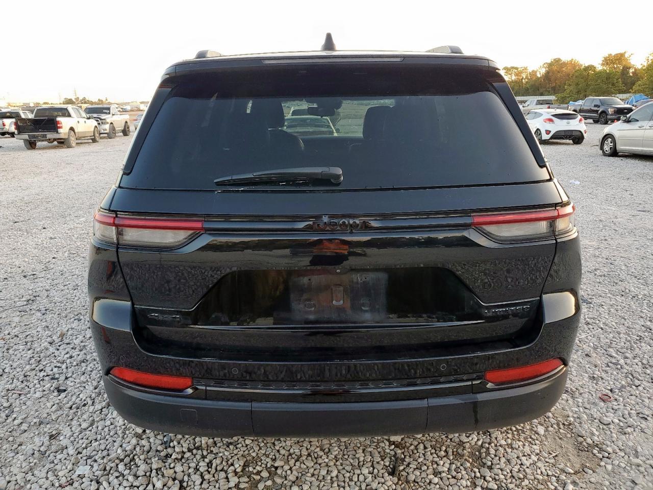 2024 JEEP GRAND CHEROKEE LIMITED photo 6