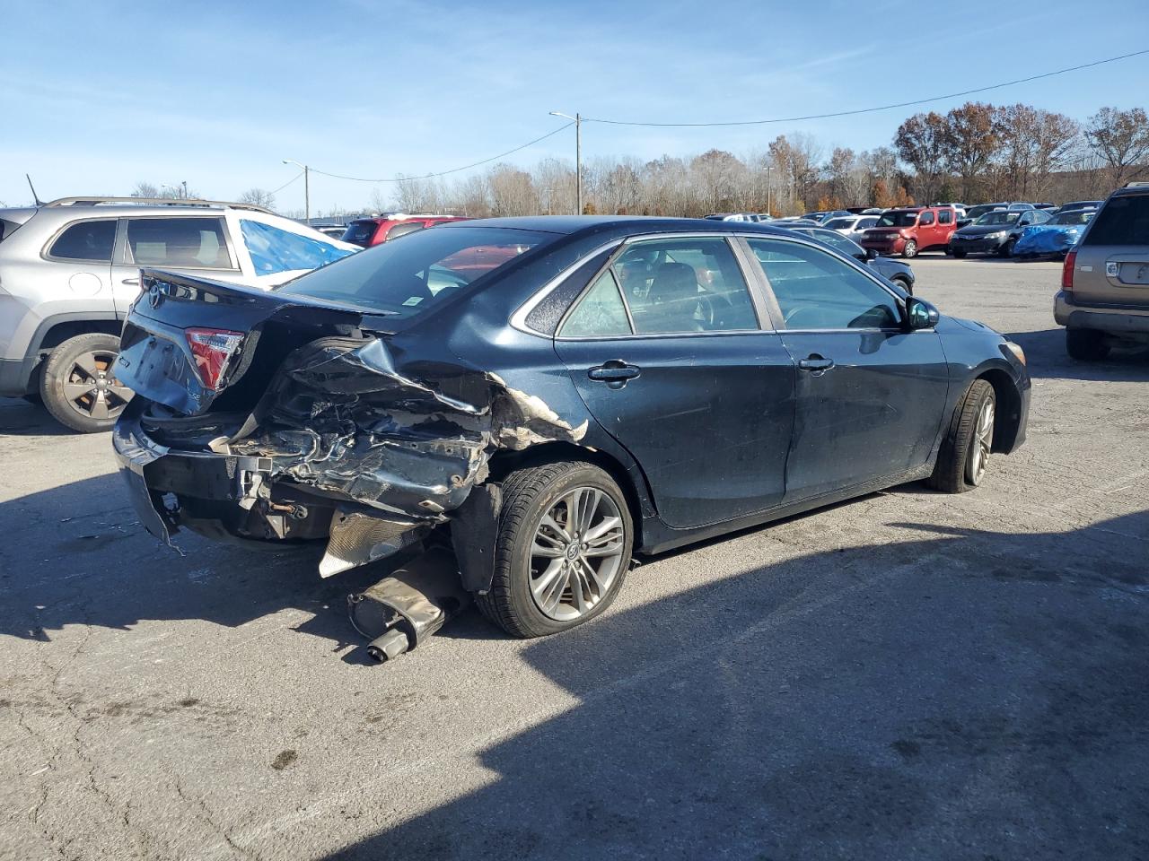 2015 TOYOTA CAMRY photo 5