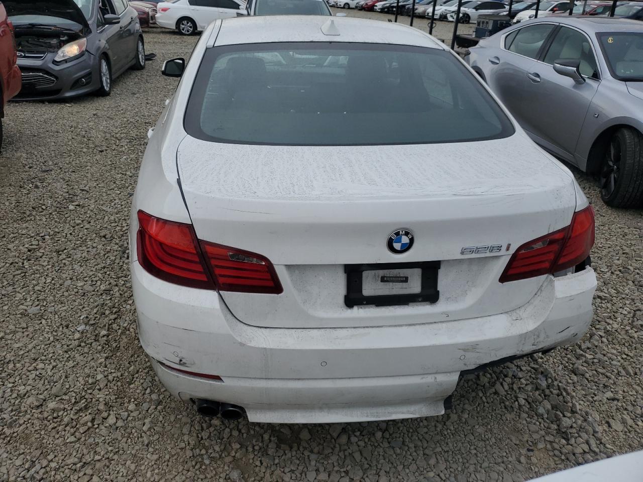 2013 BMW 528 photo 16