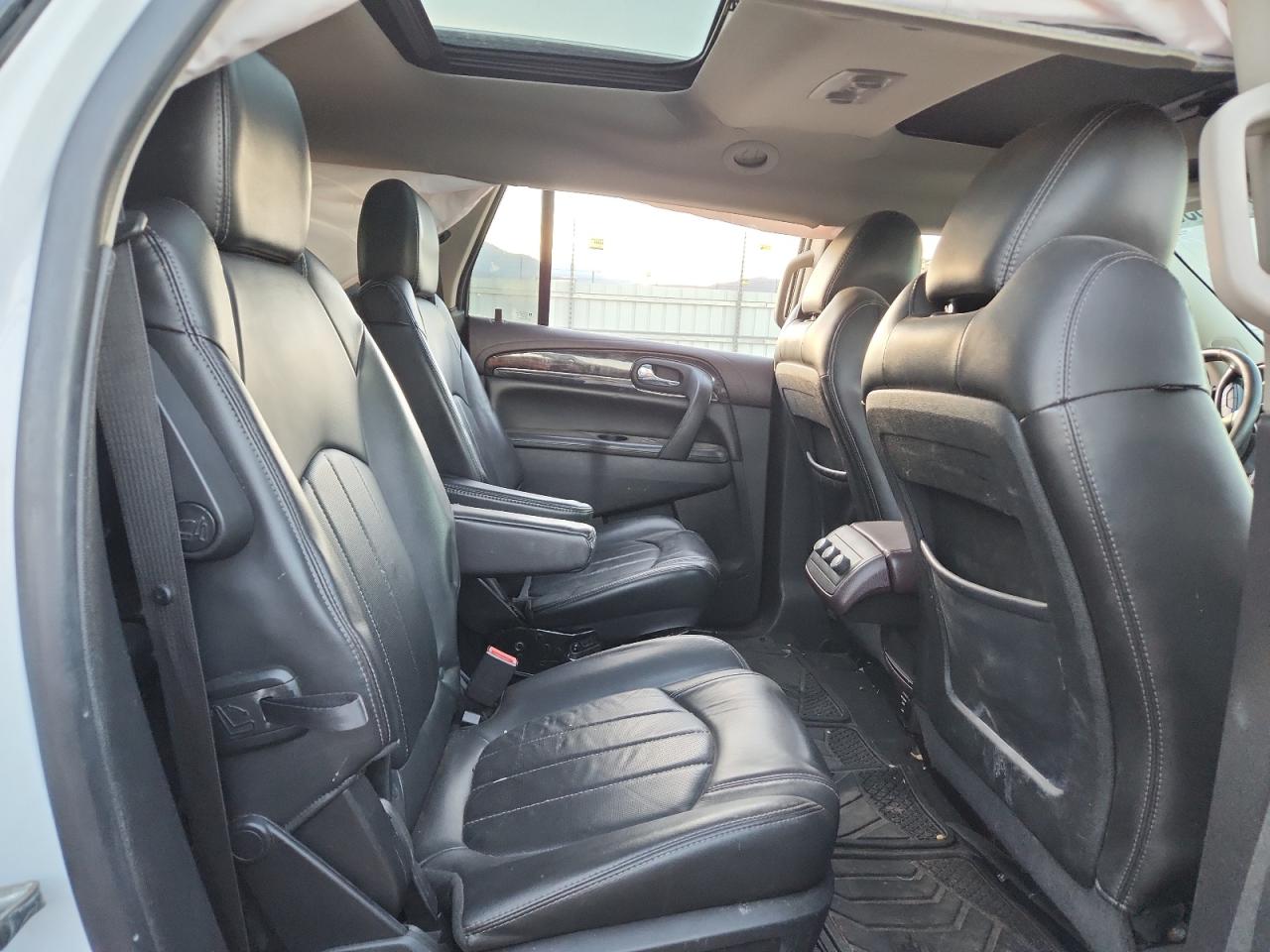 2016 BUICK ENCLAVE photo 11