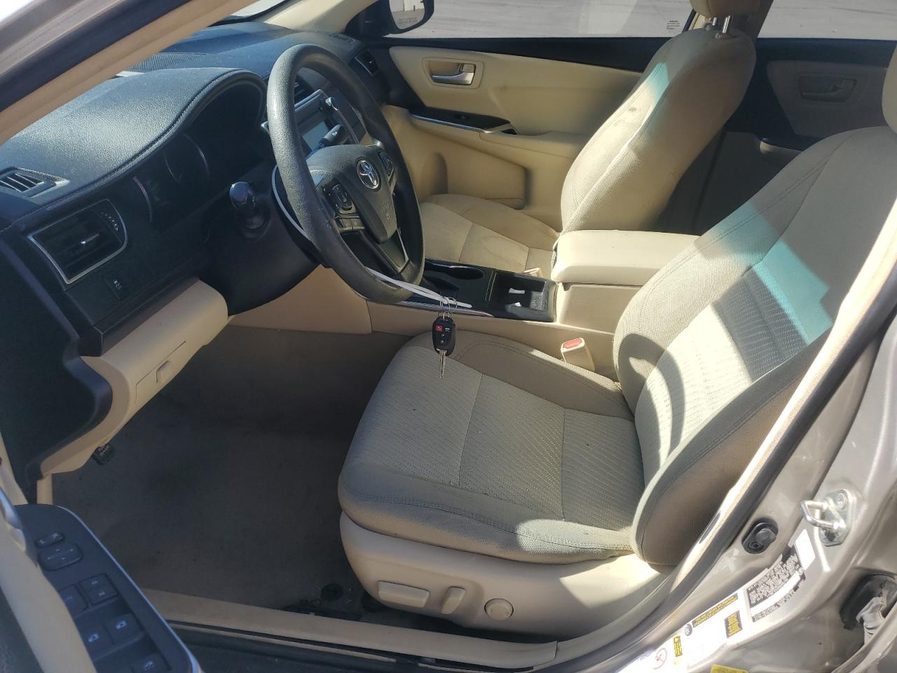 2017 TOYOTA CAMRY LE photo 19