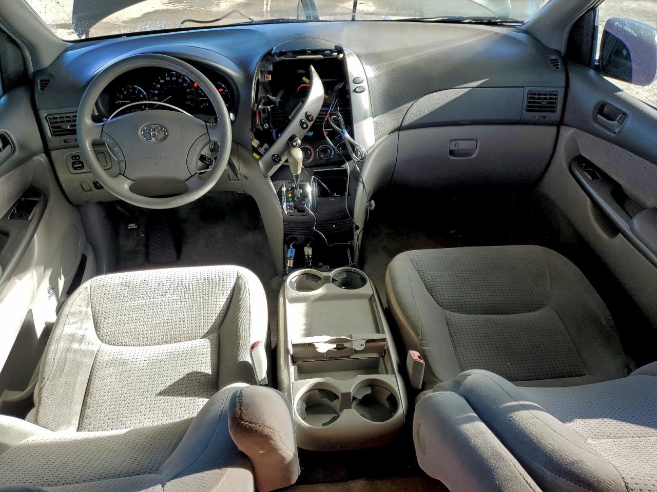 2006 TOYOTA SIENNA CE photo 8