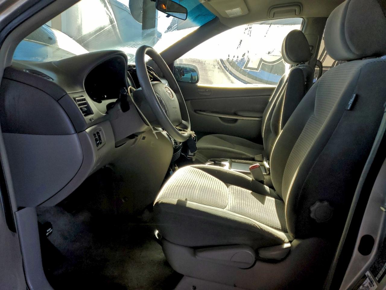 2006 TOYOTA SIENNA CE photo 7