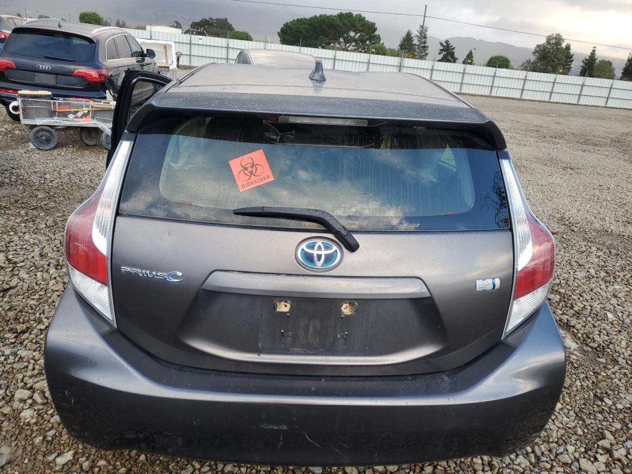 2015 TOYOTA PRIUS C photo 6