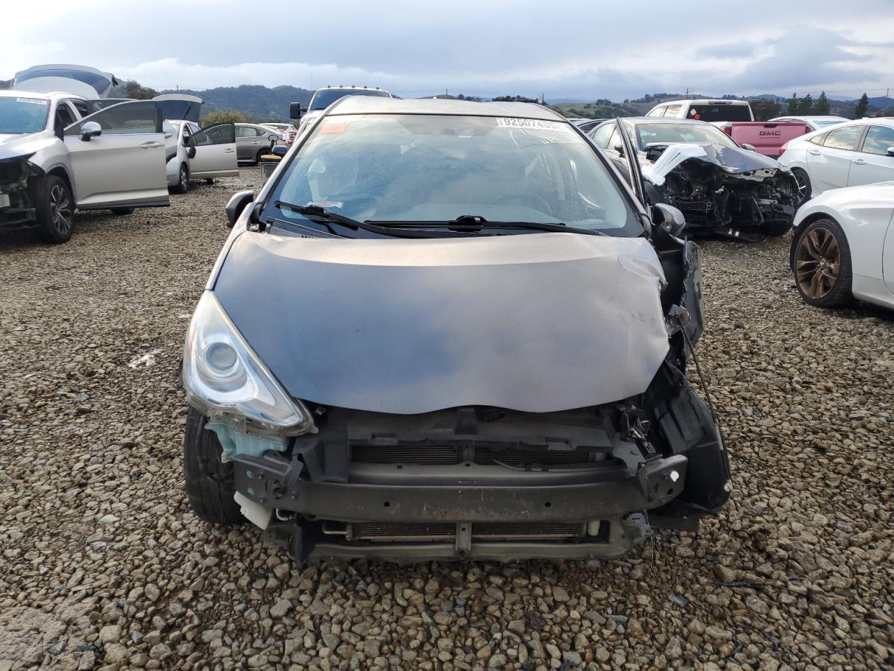 2015 TOYOTA PRIUS C photo 5