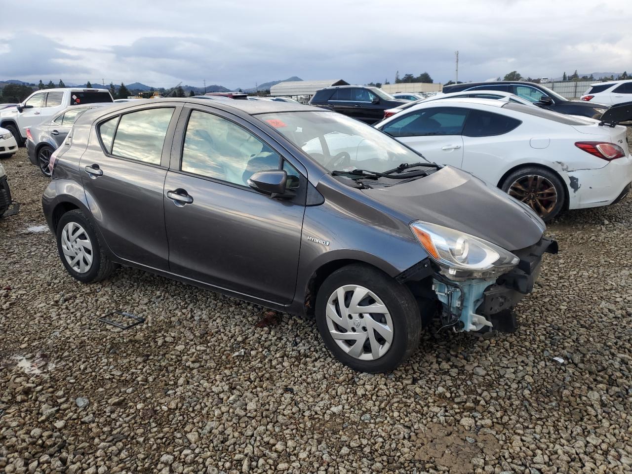 2015 TOYOTA PRIUS C photo 4