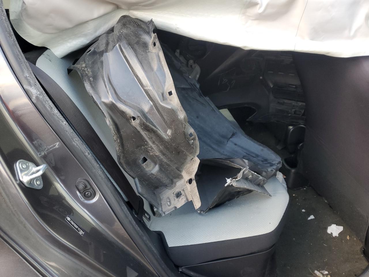 2015 TOYOTA PRIUS C photo 10