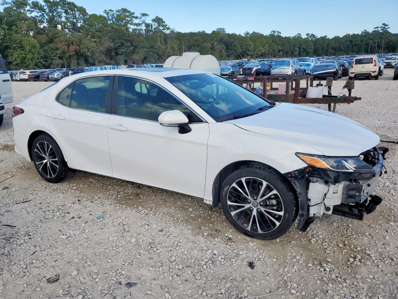 2018 TOYOTA CAMRY SE photo 10