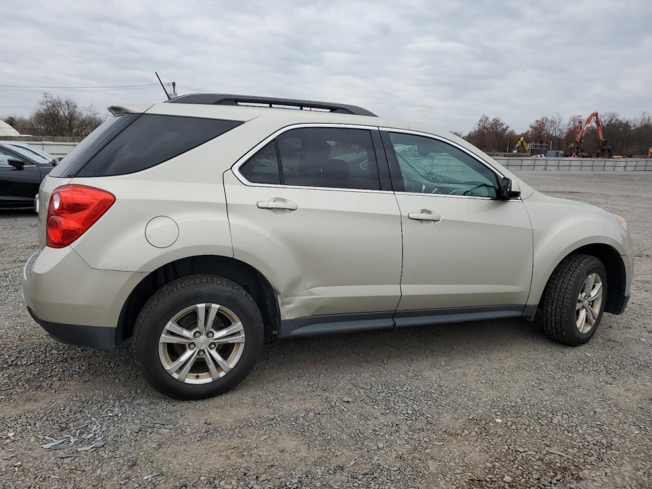 2014 CHEVROLET EQUINOX photo 5