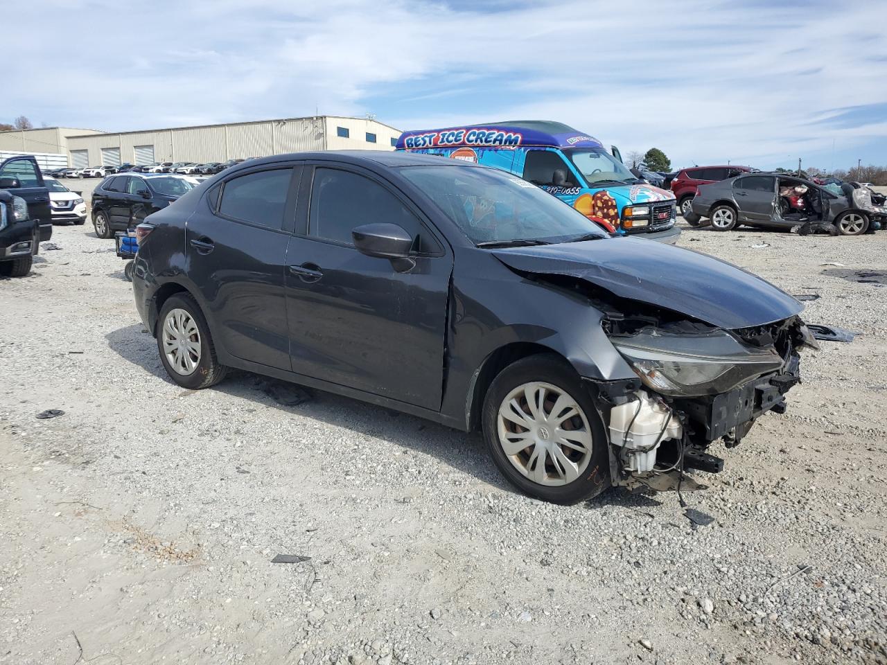 2019 TOYOTA YARIS L photo 4