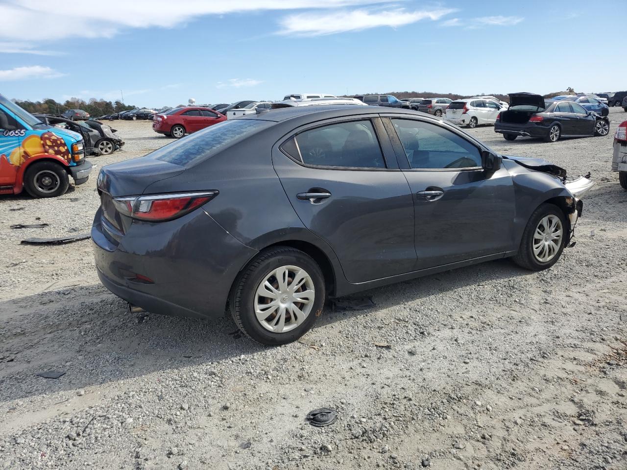 2019 TOYOTA YARIS L photo 3