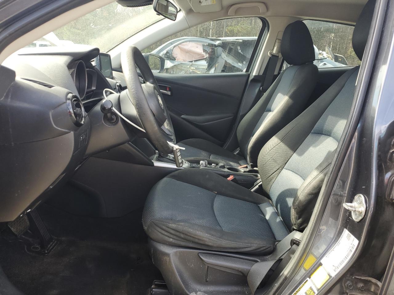 2019 TOYOTA YARIS L photo 7