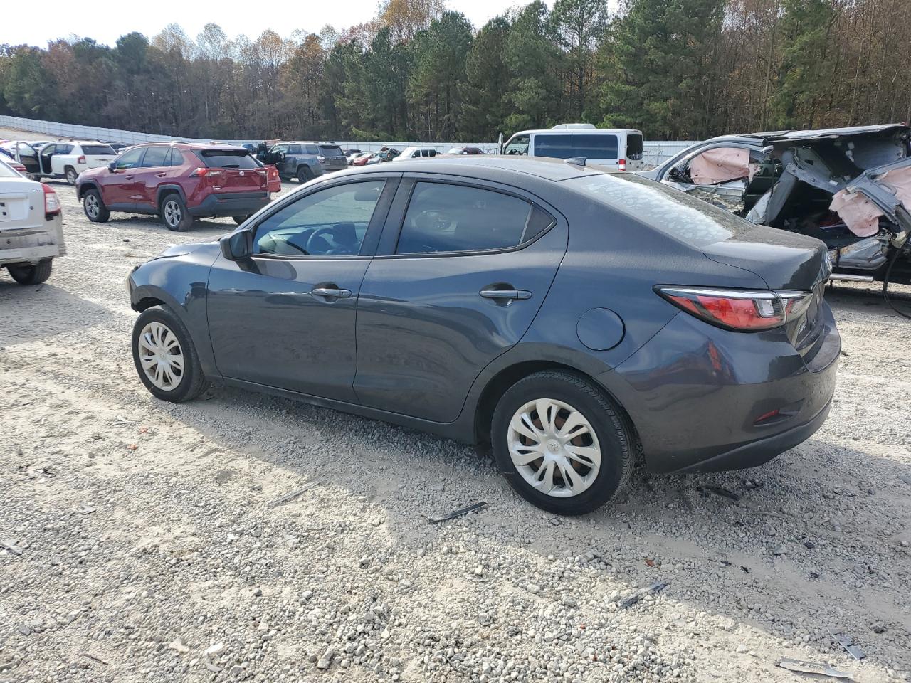 2019 TOYOTA YARIS L photo 2