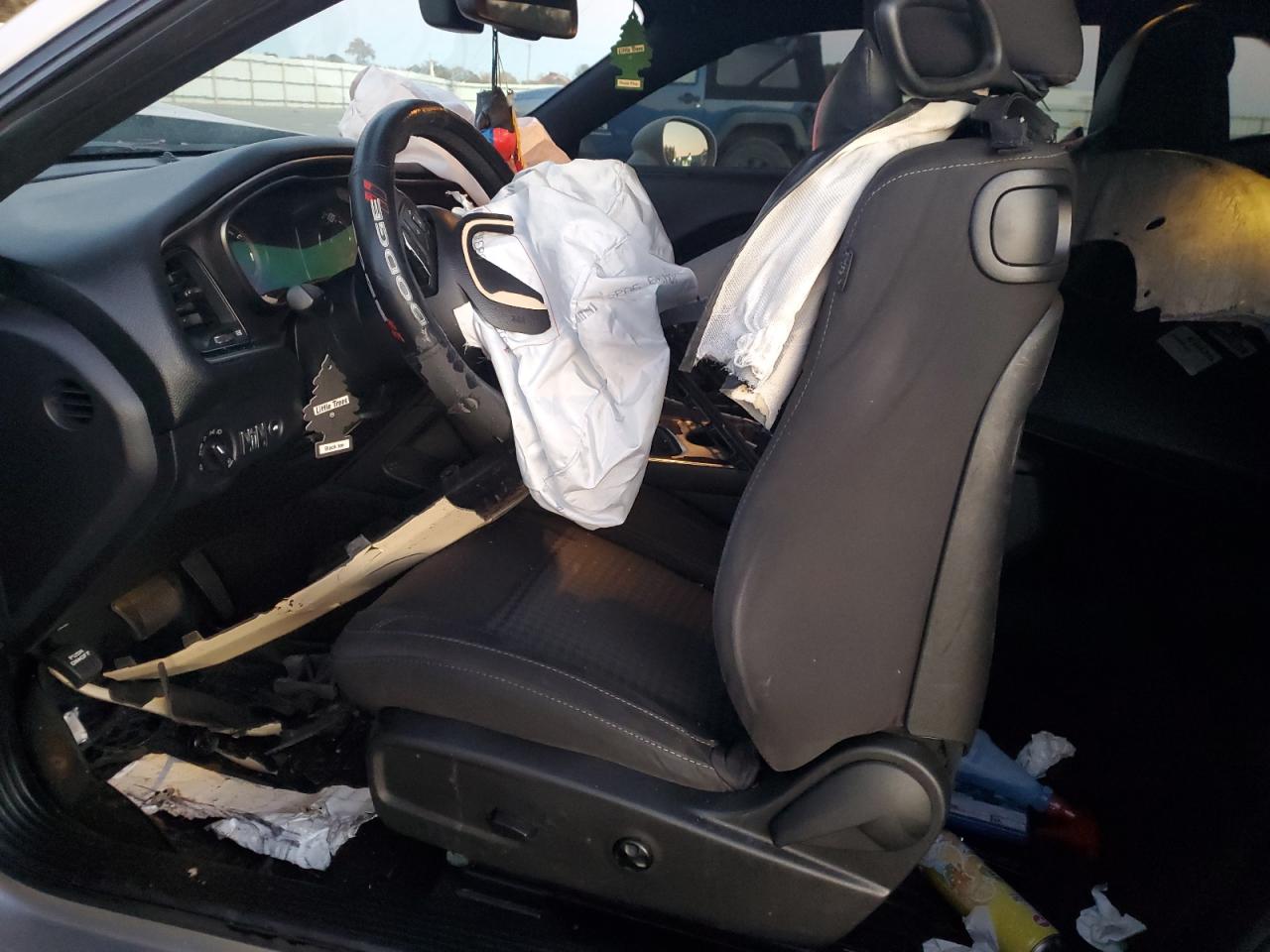 2016 DODGE CHALLENGER SXT photo 13