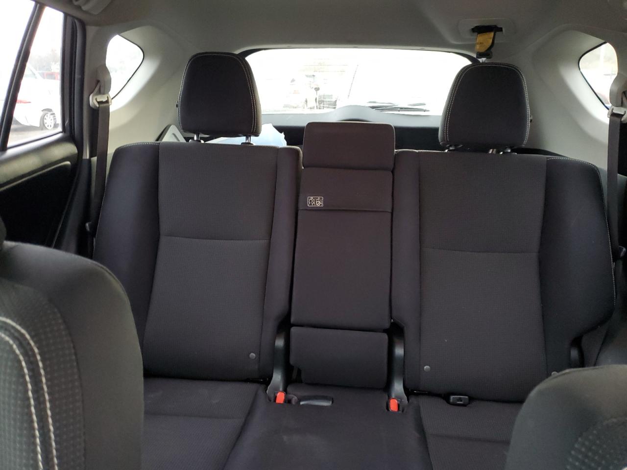 2018 TOYOTA RAV4 HV LE photo 19