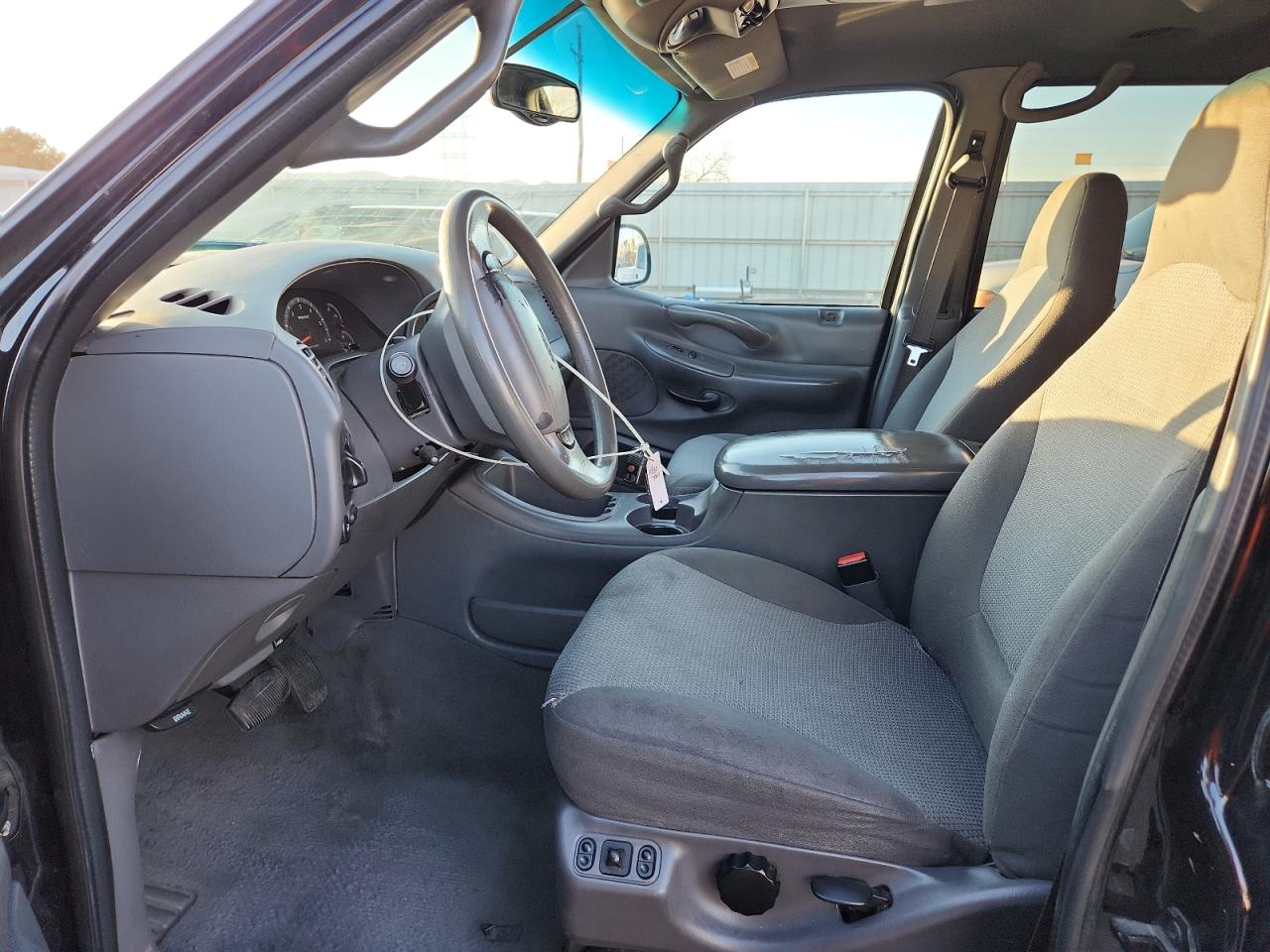 2002 FORD EXPEDITION XLT photo 19
