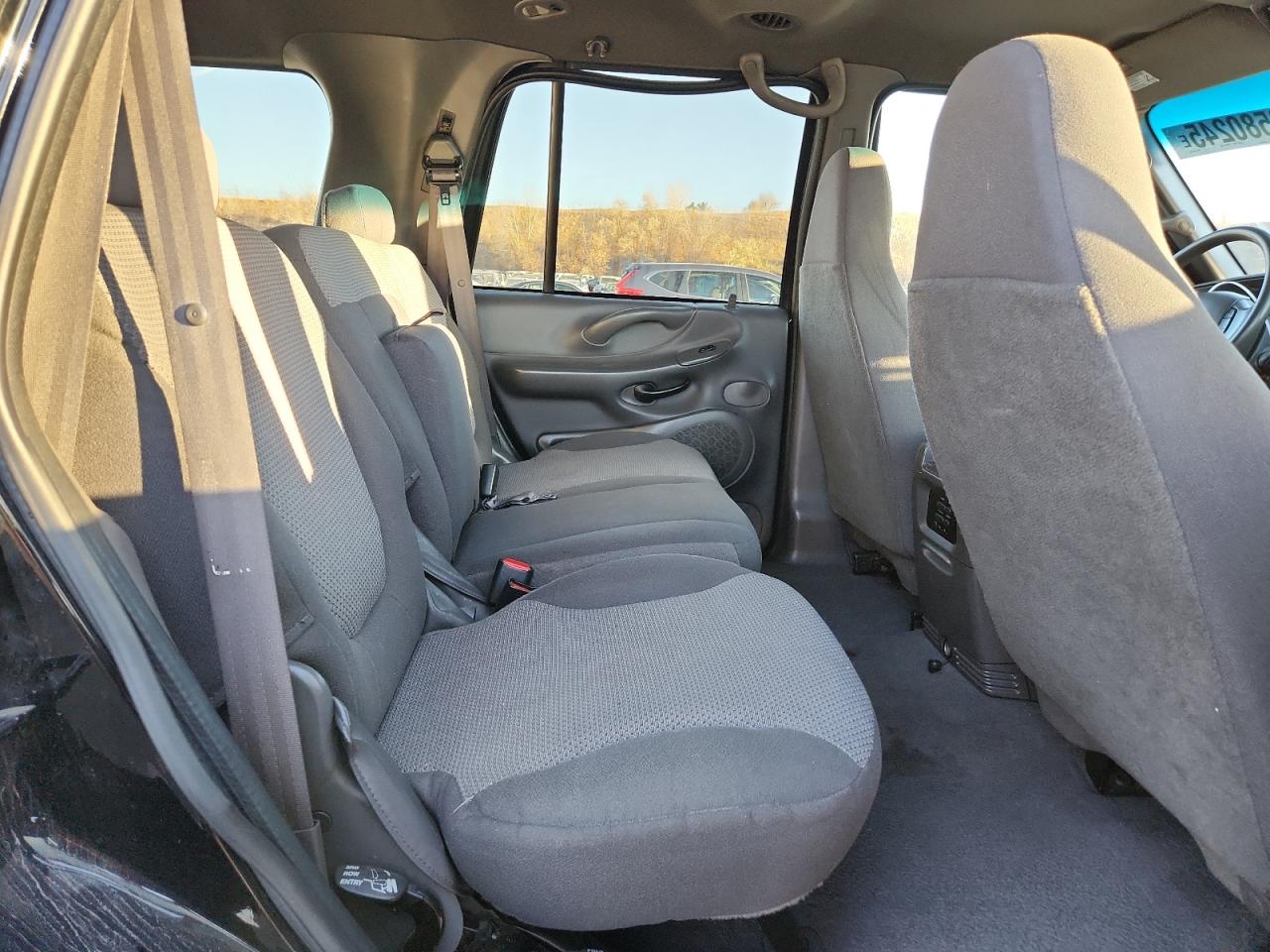 2002 FORD EXPEDITION XLT photo 31