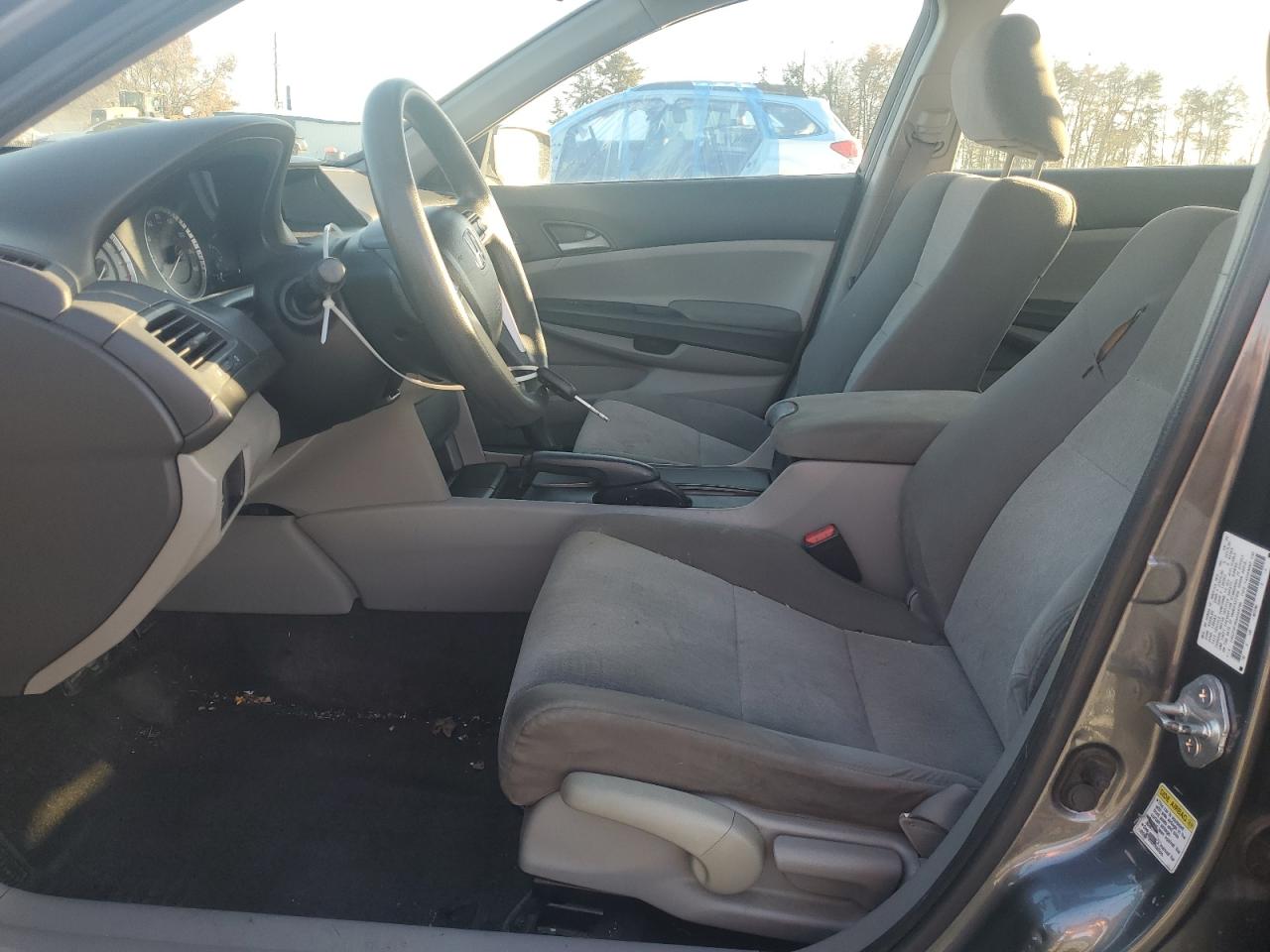 2010 HONDA ACCORD LX photo 13