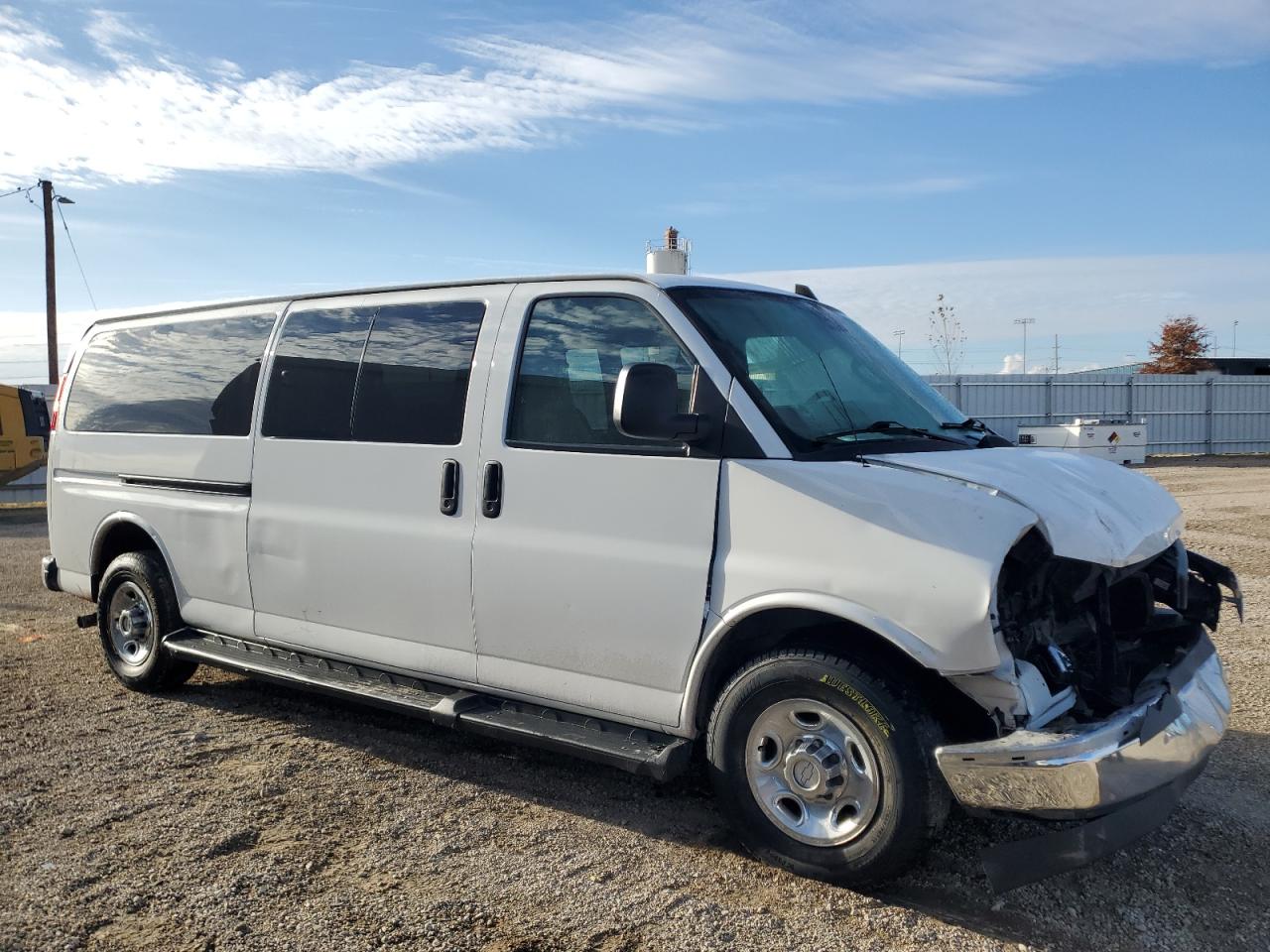 2019 CHEVROLET EXPRESS G3500 LT photo 4