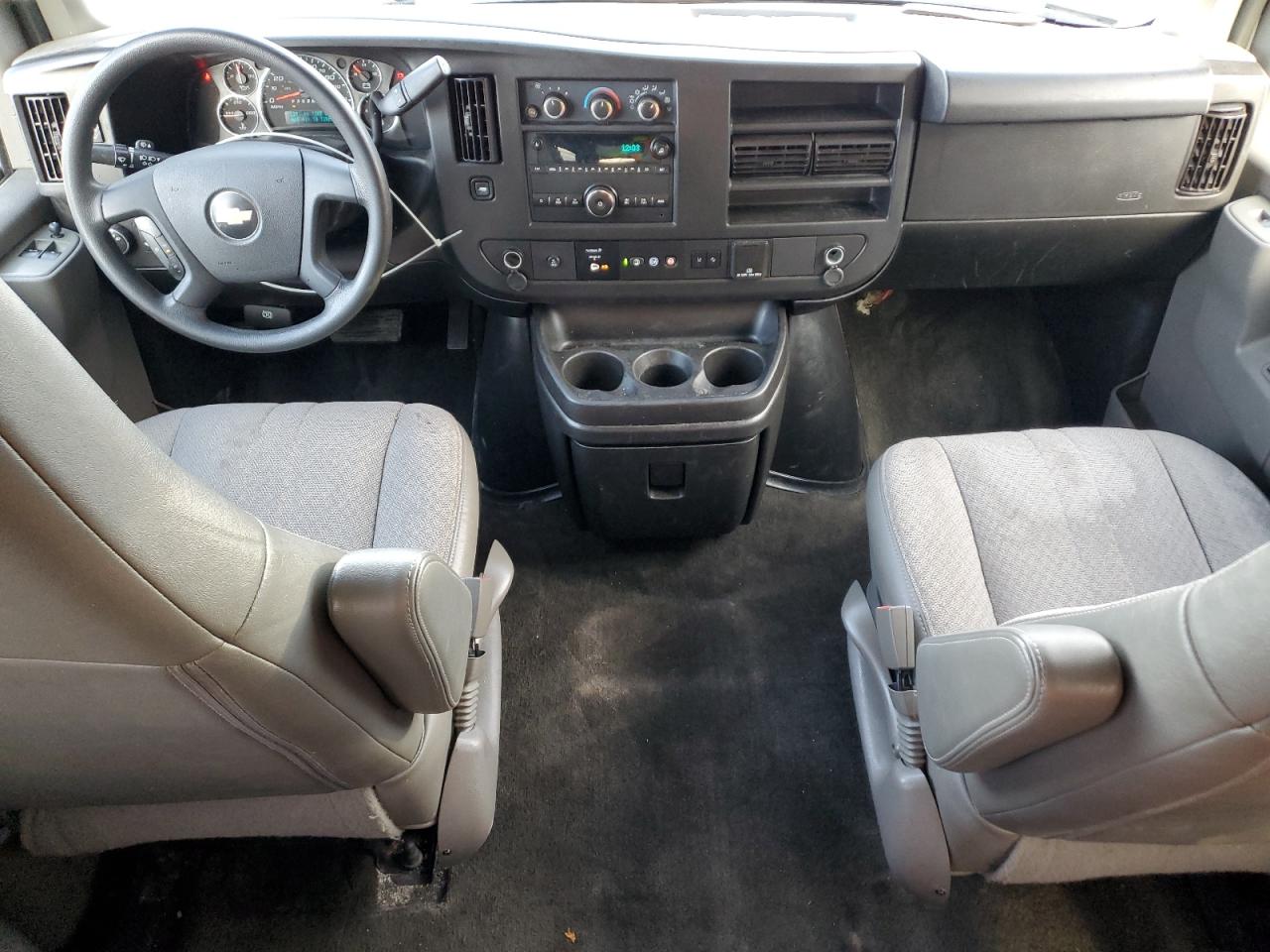 2019 CHEVROLET EXPRESS G3500 LT photo 8