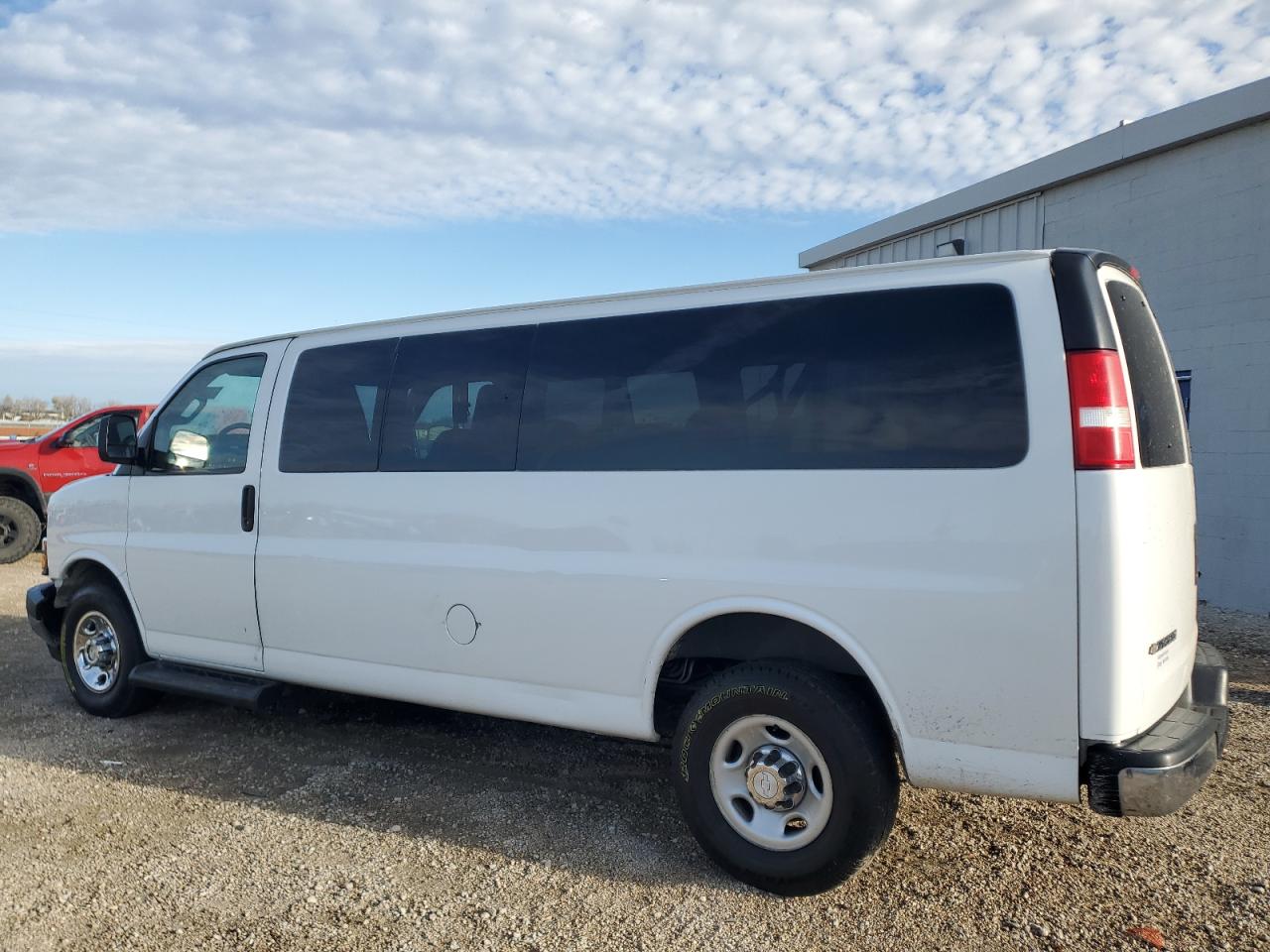2019 CHEVROLET EXPRESS G3500 LT photo 2
