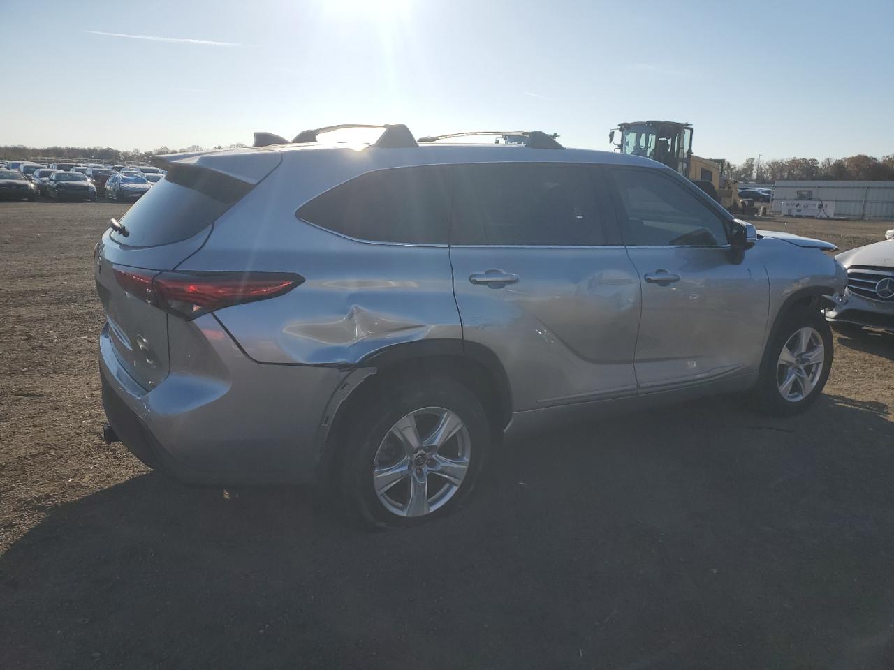 2022 TOYOTA HIGHLANDER L photo 3