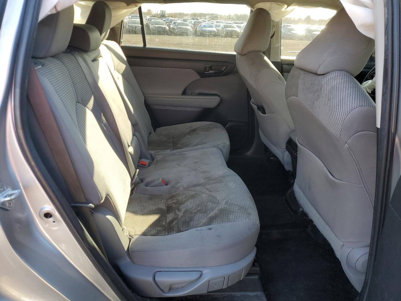 2022 TOYOTA HIGHLANDER L photo 11
