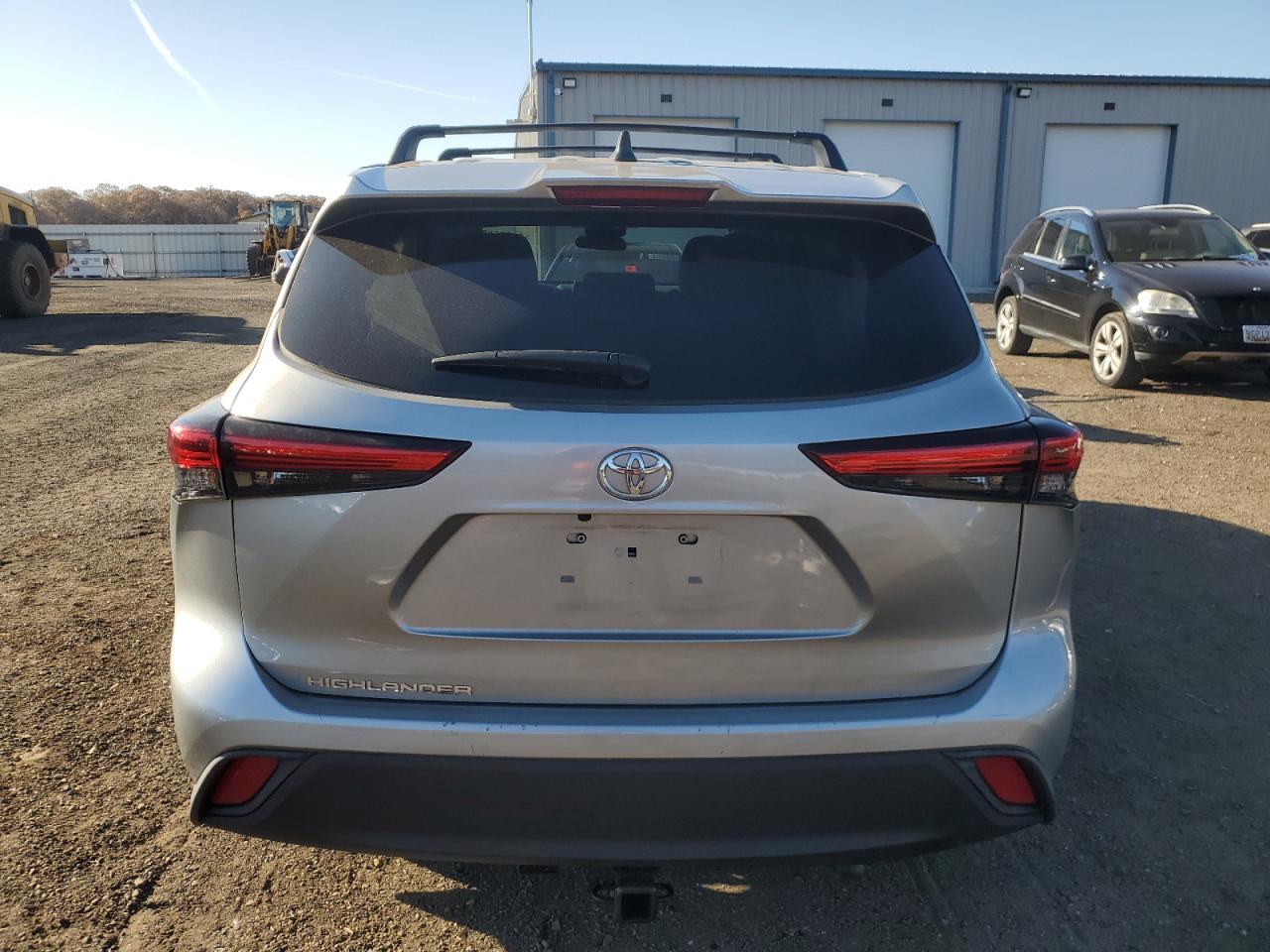 2022 TOYOTA HIGHLANDER L photo 6