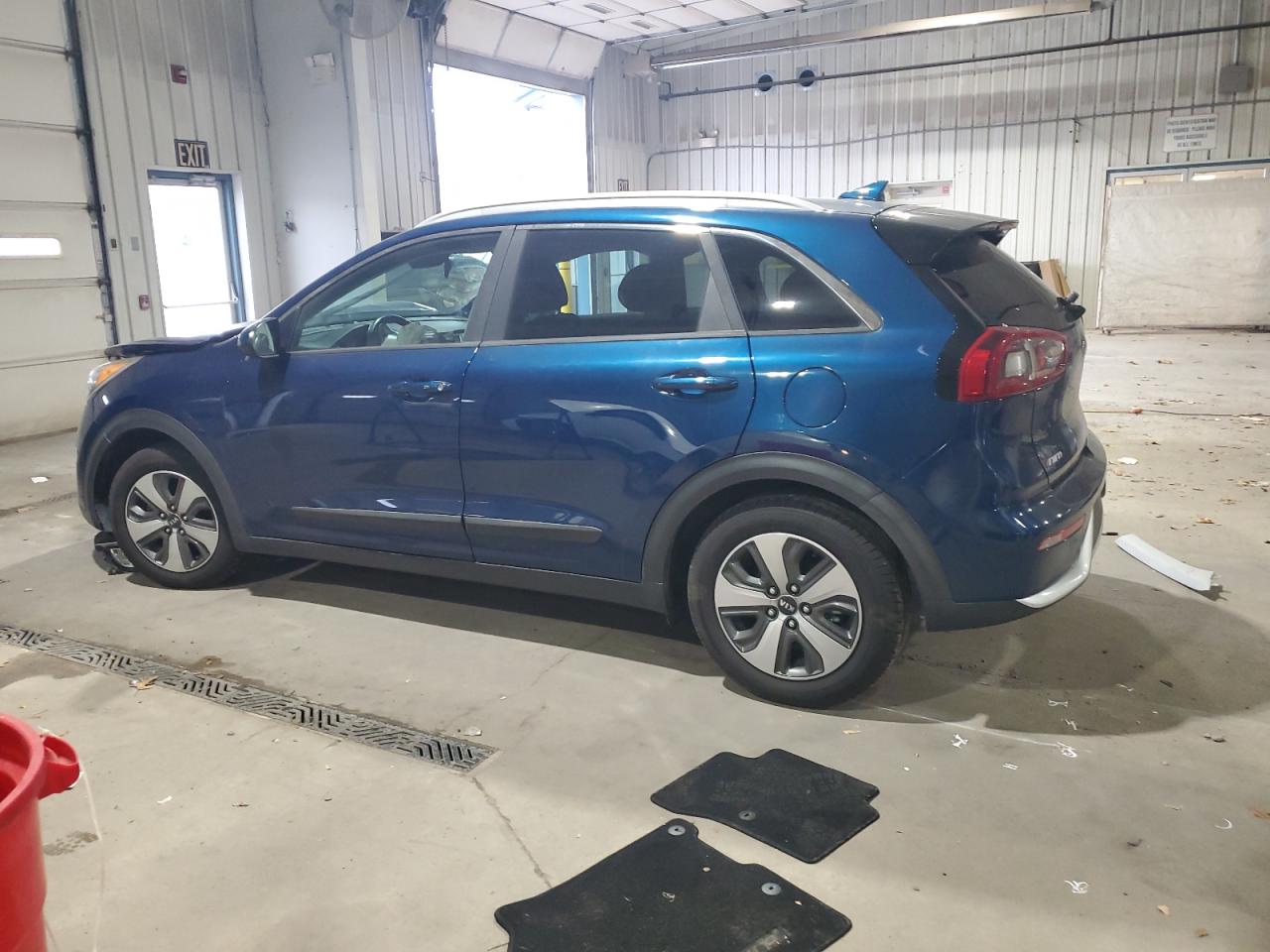 2017 KIA NIRO FE photo 2
