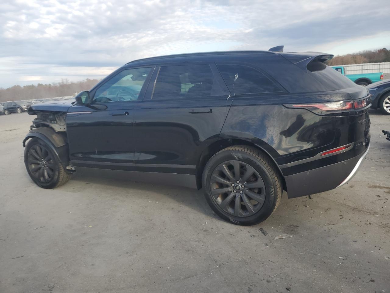 2018 LAND ROVER RANGE ROVER VELAR R-DYNAMIC SE photo 2