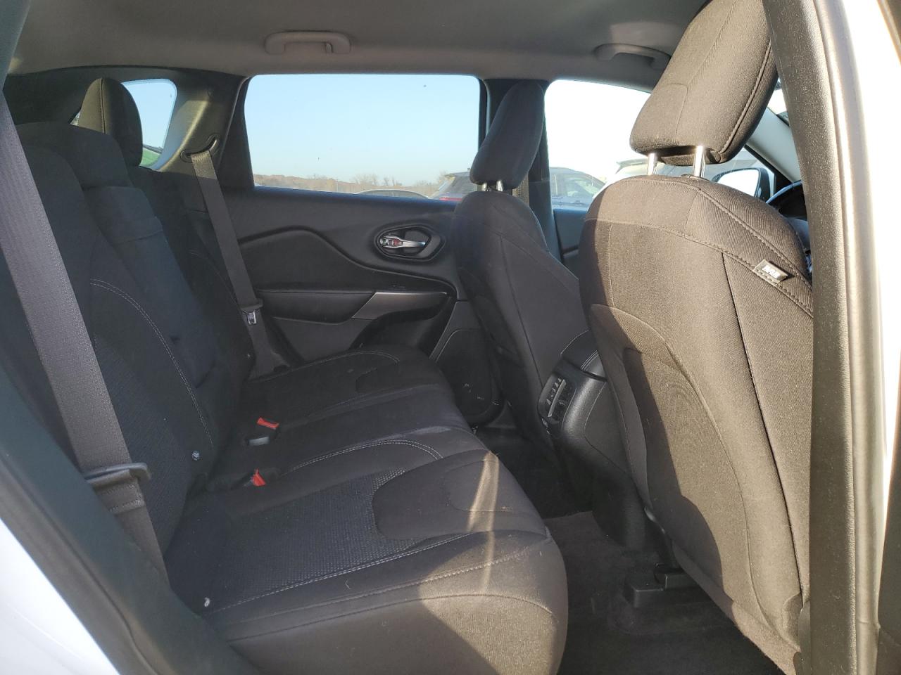 2019 JEEP CHEROKEE LATITUDE photo 21