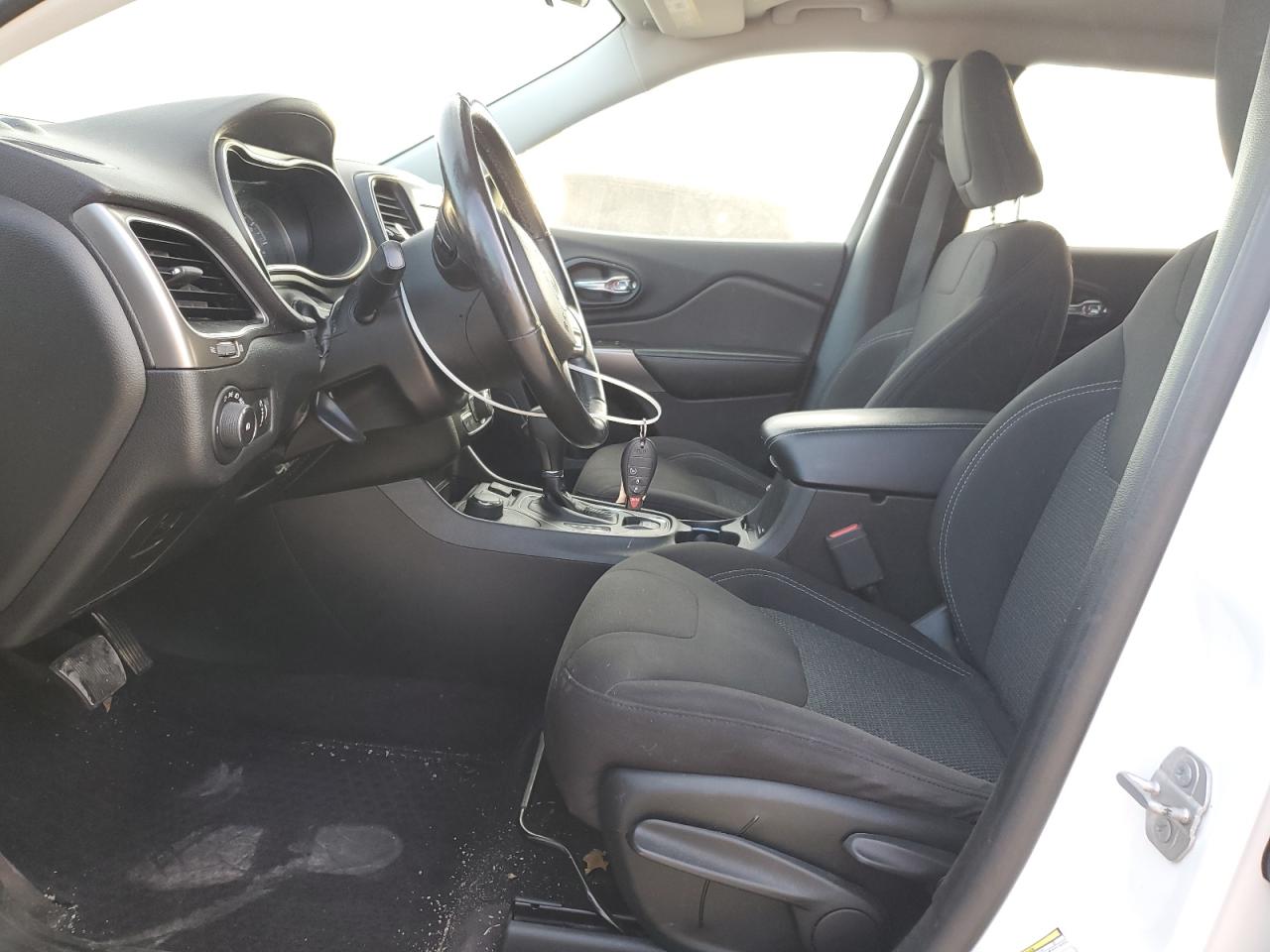 2019 JEEP CHEROKEE LATITUDE photo 13