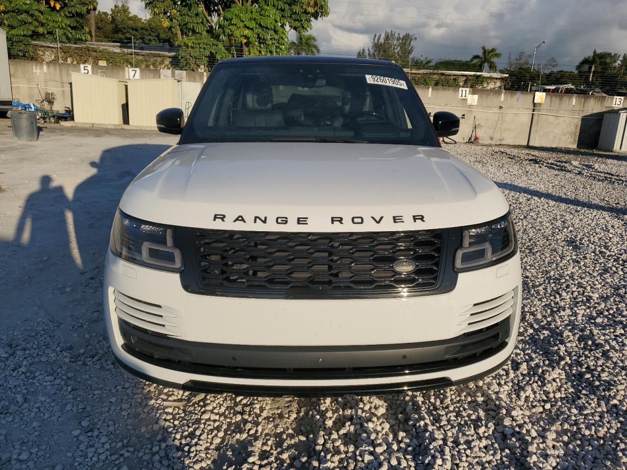 2018 LAND ROVER RANGE ROVER SUPERCHARGED photo 13