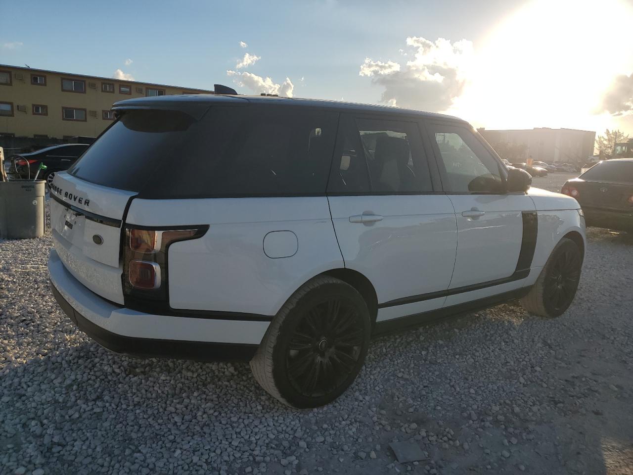 2018 LAND ROVER RANGE ROVER SUPERCHARGED photo 7