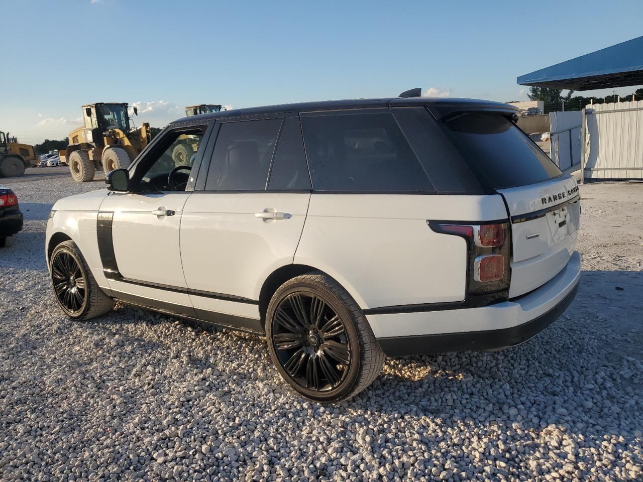 2018 LAND ROVER RANGE ROVER SUPERCHARGED photo 4