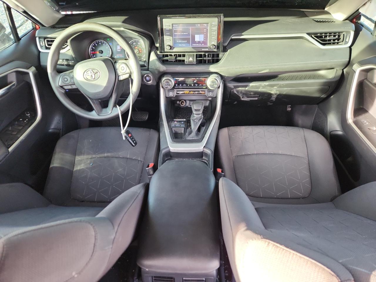 2021 TOYOTA RAV4 XLE photo 15