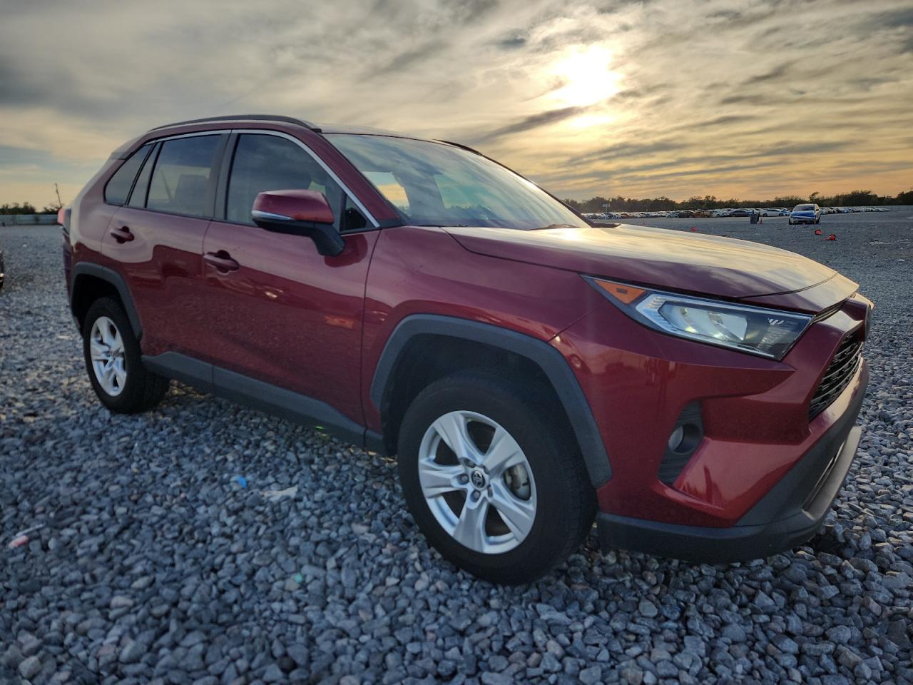 2021 TOYOTA RAV4 XLE photo 7