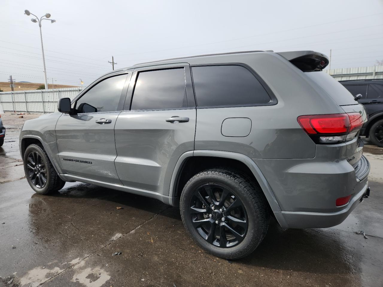 2019 JEEP GRAND CHEROKEE LAREDO photo 4