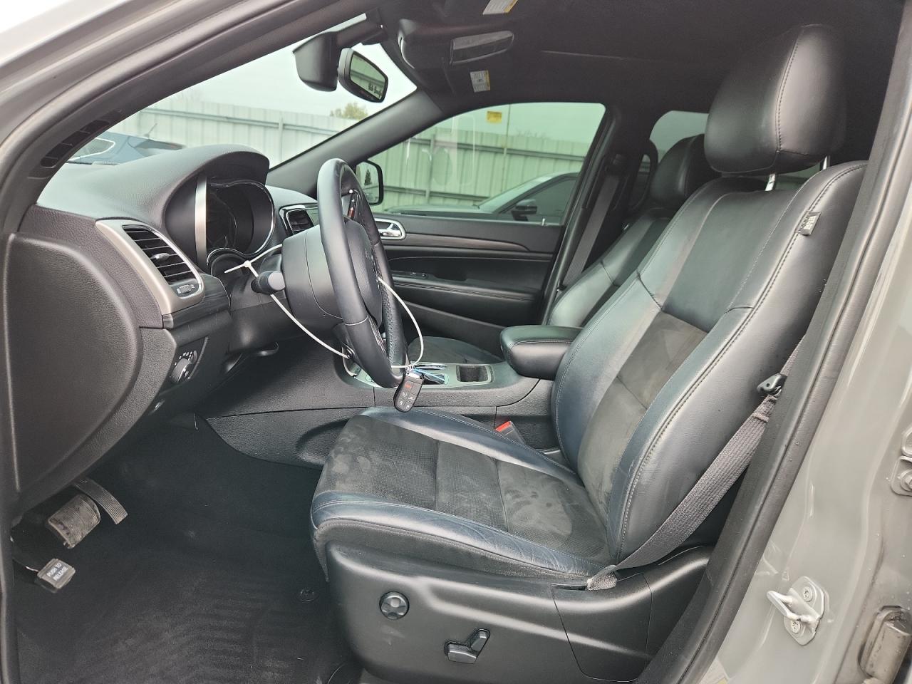 2019 JEEP GRAND CHEROKEE LAREDO photo 19