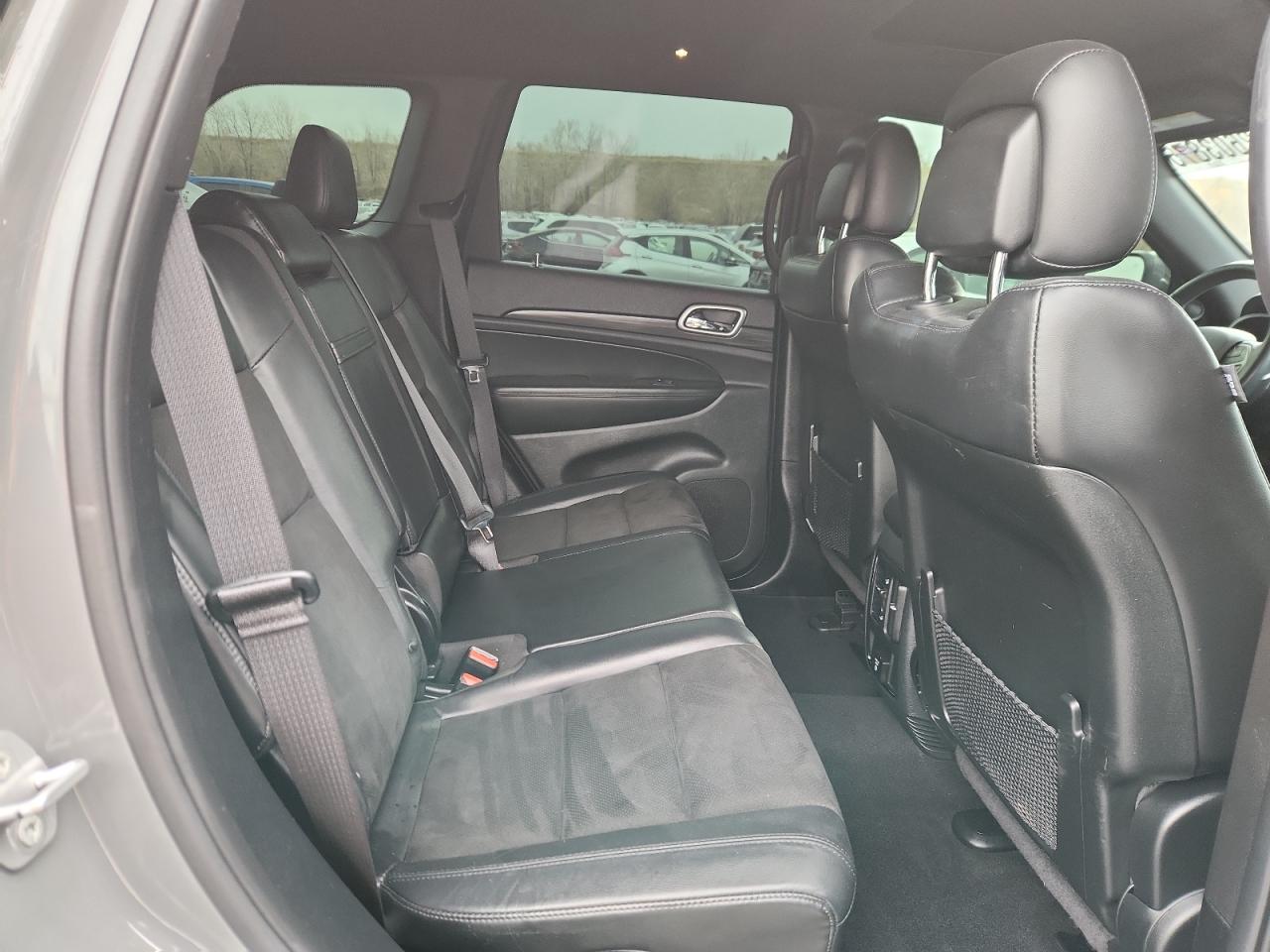 2019 JEEP GRAND CHEROKEE LAREDO photo 31
