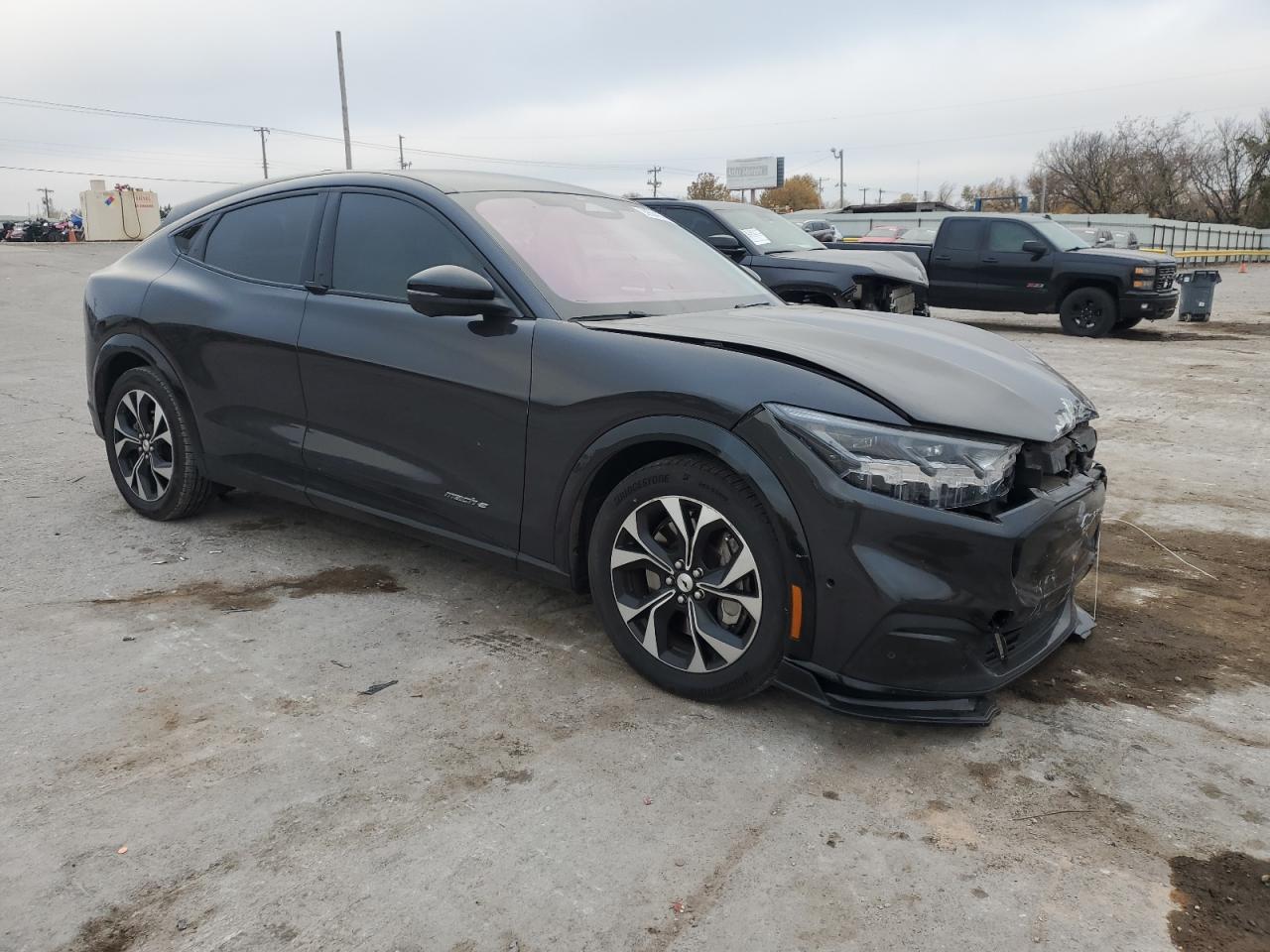 2021 FORD MUSTANG MACH-E PREMIUM photo 4
