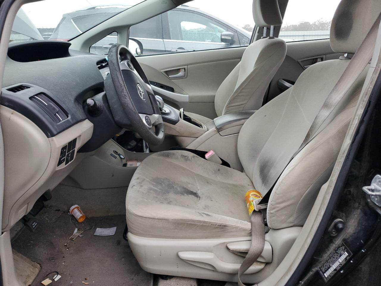 2011 TOYOTA PRIUS TWO photo 13